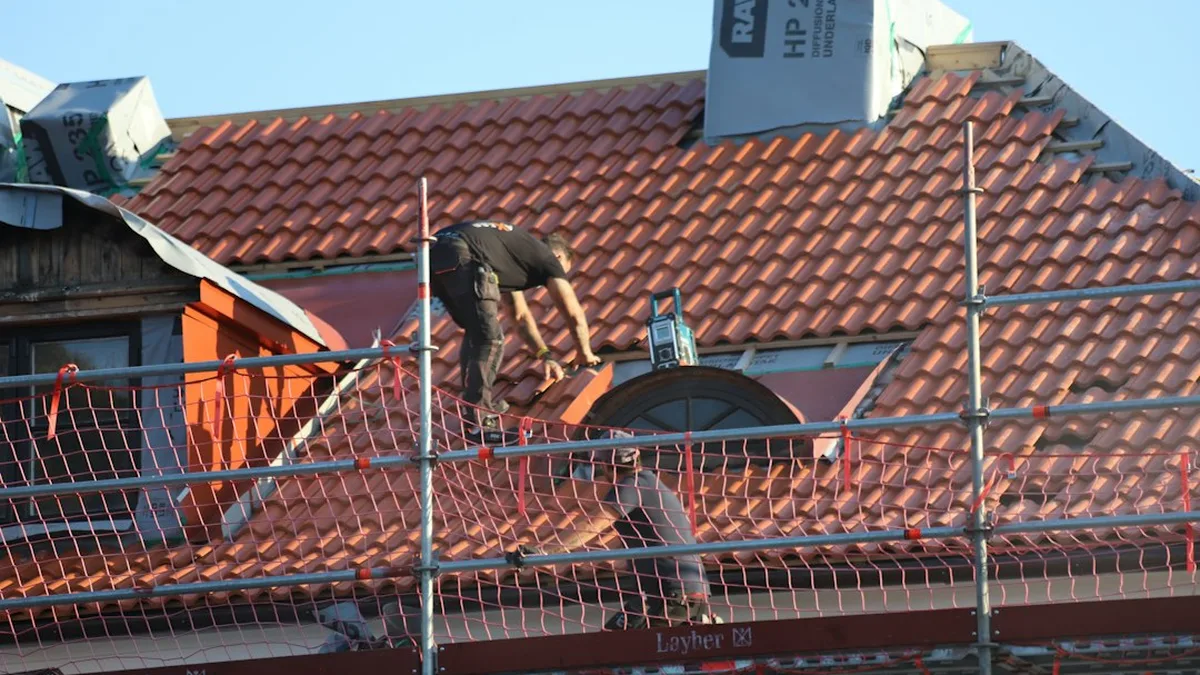 habillage sous toiture pvc — Habillage sous toiture pvc : comprendre et agir